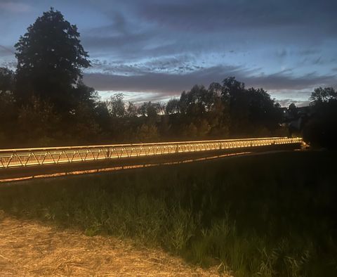 Brücke über den Leinbach ist fertig gestellt