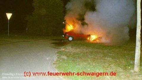 26.09.2011 – PKW brennt vollständig aus