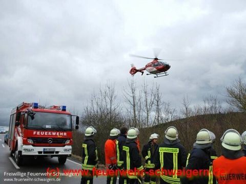 02.01.2012 – Schwerer Verkehrsunfall zwischen Stetten und Niederhofen