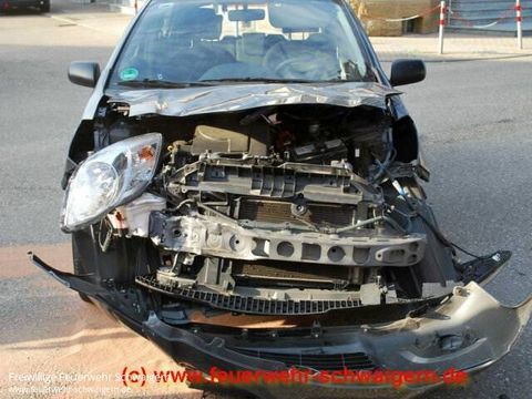 21.06.2012 – Auslaufende Betriebsstoffe nach Verkehrsunfall