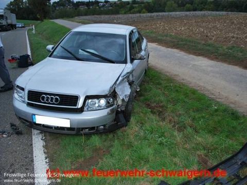 04.10.2012 – PKW Fahrerin schwer verletzt