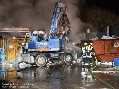 21.11.2012 – Brennender Müll bei einem Recyclingbetrieb in Brackenheim