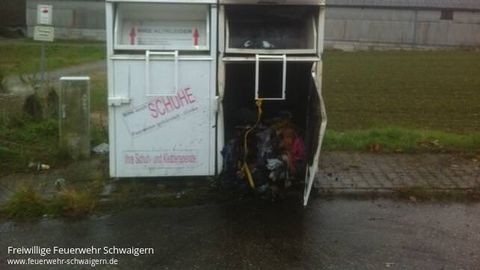 24.11.2012 – Brennender Altkleider Container