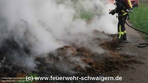 01.05.2013 – Brennender Misthaufen