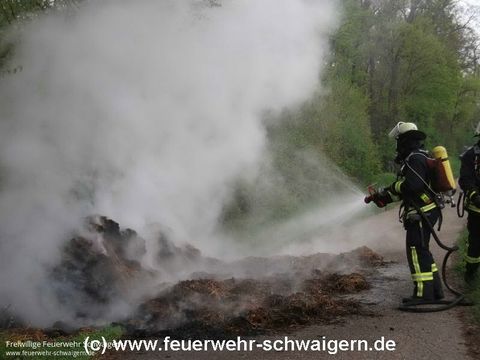 01.05.2013 – Brennender Misthaufen