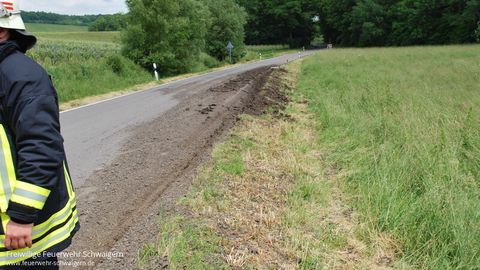14.06.2013 – Fahrbahn auf 30 m Länge verschmutzt