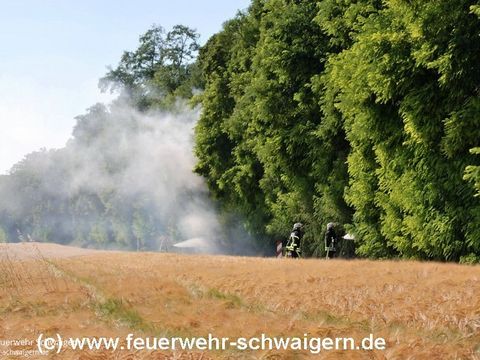 21.07.2013 – Flächenbrand direkt neben Getreidefeld
