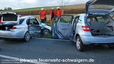 02.11.2013 – Frontalzusammenstoß - Fahrer schwer verletzt
