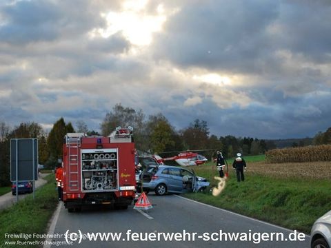 02.11.2013 – Frontalzusammenstoß - Fahrer schwer verletzt