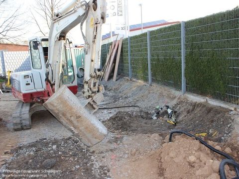 07.04.2014 – Bagger beschädigt Gasleitung in Meimsheim
