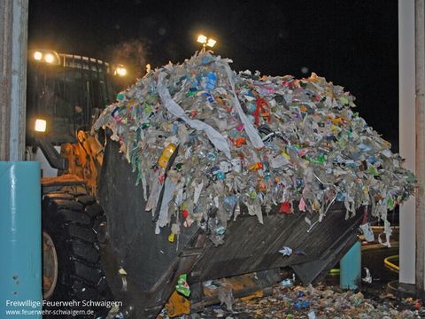 31.03.2016 – Brand in Recyclingfirma