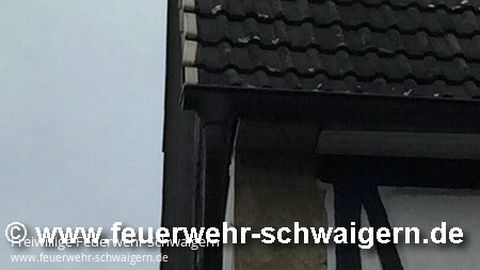 14.01.2017 – Lose Ziegel auf Gebäudedach