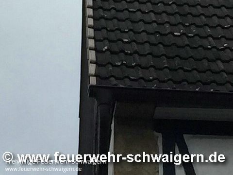 14.01.2017 – Lose Ziegel auf Gebäudedach