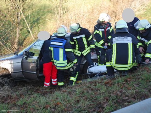 07.12.2017 – Verkehrsunfall mit eingeschlossener Person