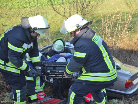 07.12.2017 – Verkehrsunfall mit eingeschlossener Person