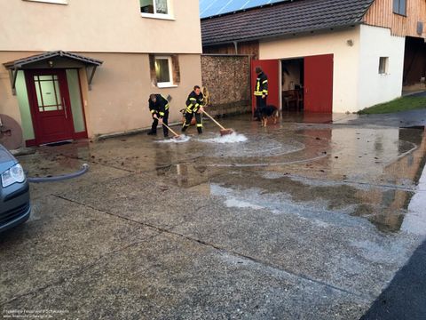 05.01.2018 – Wasser dringt in Wohnhaus ein