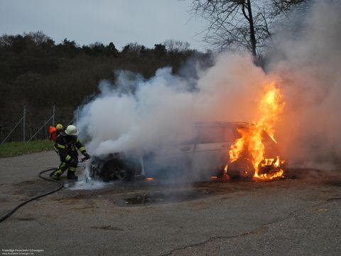 15.03.2018 – PKW in Vollbrand