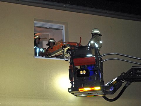 21.04.2018 – Rettung einer Person über die Drehleiter