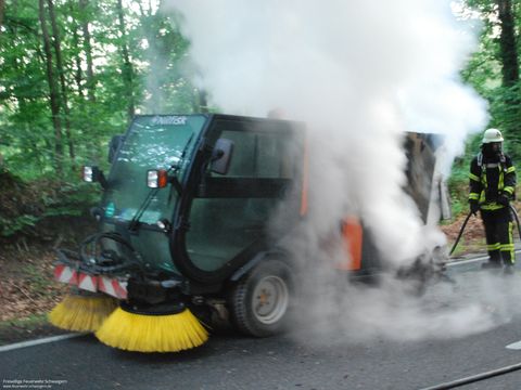 23.06.2018 – Brand einer Kehrmaschine