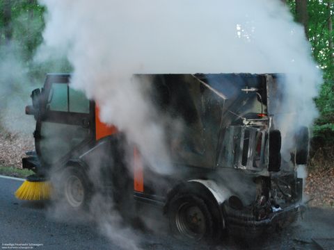 23.06.2018 – Brand einer Kehrmaschine