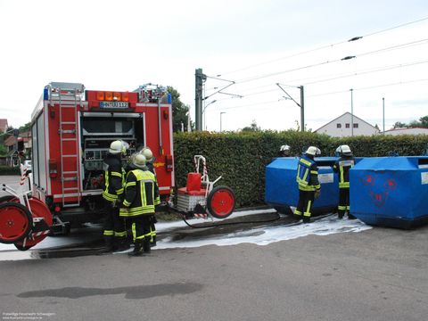 17.08.2018 – Altpapier-Container brennt