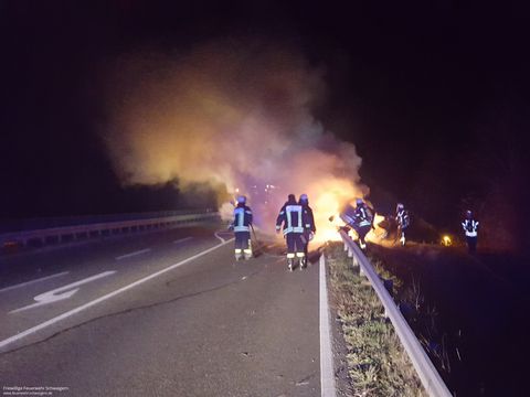 19.11.2018 – PKW auf der B293 in Vollbrand