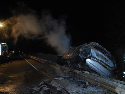 19.11.2018 – PKW auf der B293 in Vollbrand
