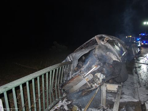 19.11.2018 – PKW auf der B293 in Vollbrand
