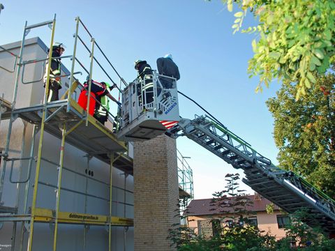 23.08.2019 – Verletzen Arbeiter von Dach gerettet