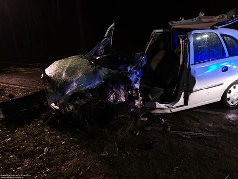 12.01.2021 – Eingeklemmte Person nach Verkehrsunfall auf B293