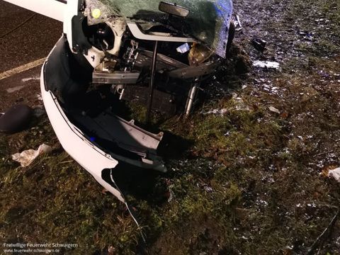 12.01.2021 – Eingeklemmte Person nach Verkehrsunfall auf B293