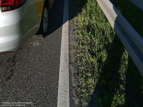 01.06.2021 – Auslaufende Betriebsstoffe nach Auffahrunfall auf B293
