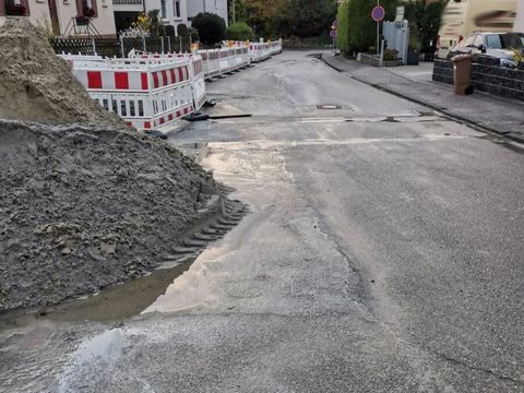 06.10.2021 – Beim Betanken Kraftstoff verschüttet