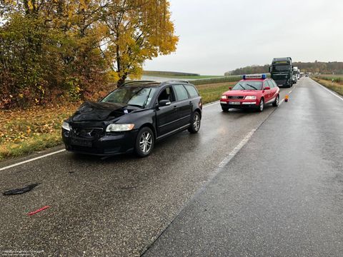 03.11.2021 – Vier verletzte Personen nach Verkehrsunfall auf B293