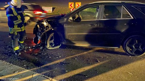15.12.2021 – Ausgelaufene Betriebsstoffe nach Verkehrsunfall