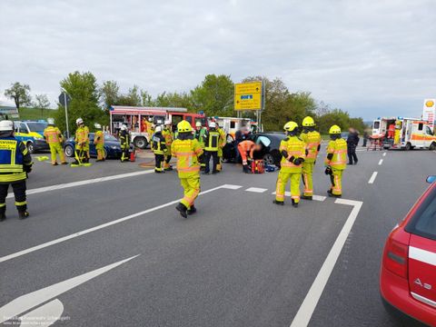25.04.2024 – Verkehrsunfall auf der B293 (Höhe Tankstelle)