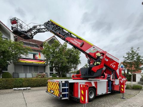 30.06.2024 – Patientin über Drehleiter gerettet