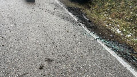 13.02.2025 – Auslaufende Betriebsstoffe auf L1107 (Stetten-Brackenheim)