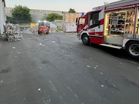 19.07.2025 – Brandmeldeanlage in Recyclingbetrieb hatte ausgelöst