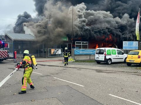 21.10.2025 – Landmaschinen-Werkstatt in Vollbrand
