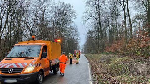 11.12.2025 – Öl-/Dieselspur nach illegaler Müllentsorgung