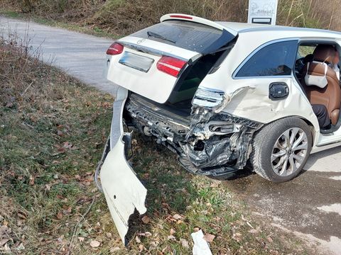 08.03.2026 – E-Call Notruf nach Verkehrsunfall auf der L1107 (Stetten-Brackenheim)