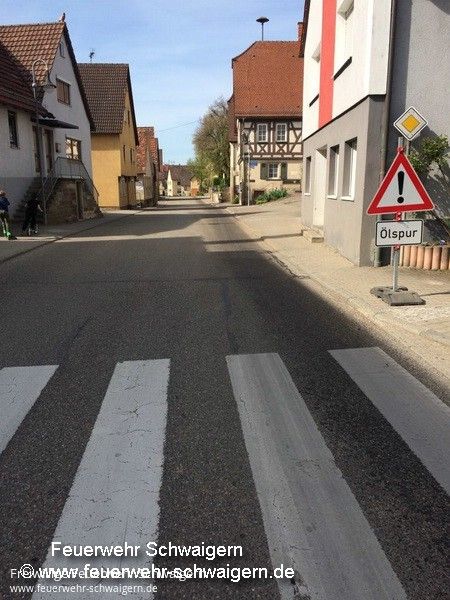 12.04.2017 – Ölspur auf der Leintalstrasse