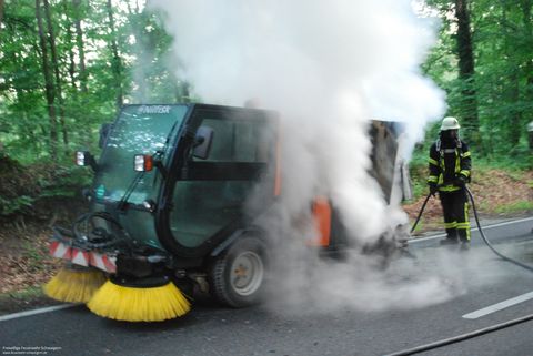 23.06.2018 – Brand einer Kehrmaschine
