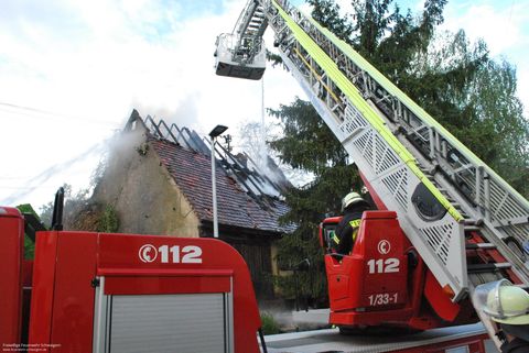 24.04.2019 – Leerstehendes Gebäude brennt