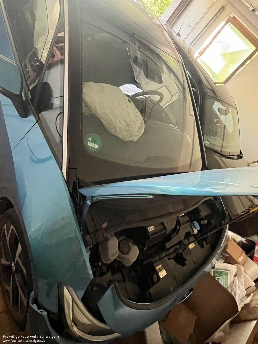 26.08.2025 – Automatischer Notruf nach Unfall in der Leidensbergstraße