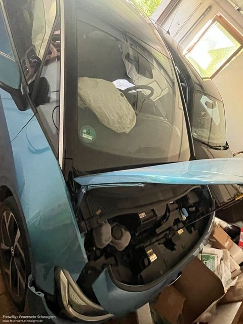 26.08.2025 – Automatischer Notruf nach Unfall in der Leidensbergstraße