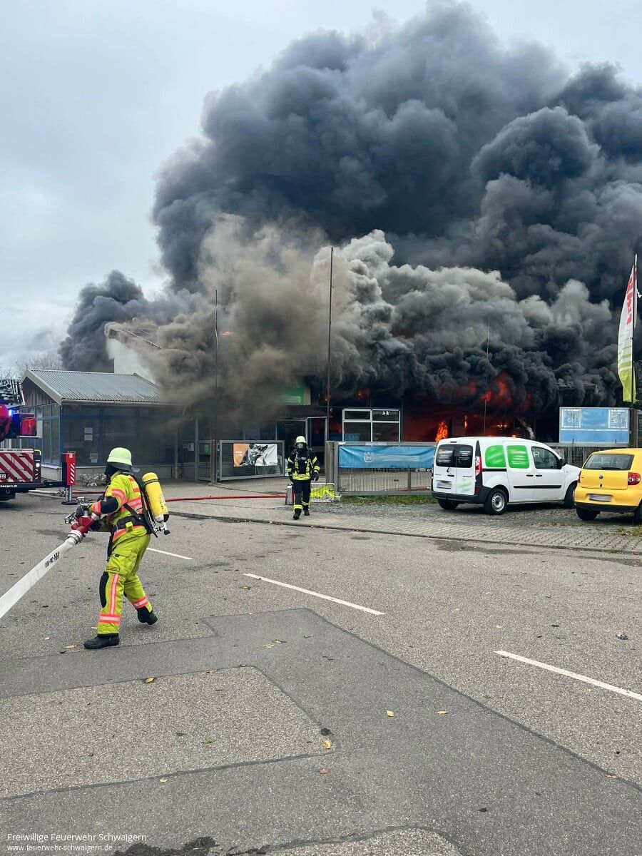 21.10.2025 – Landmaschinen-Werkstatt in Vollbrand
