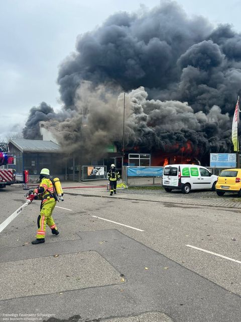 21.10.2025 – Landmaschinen-Werkstatt in Vollbrand