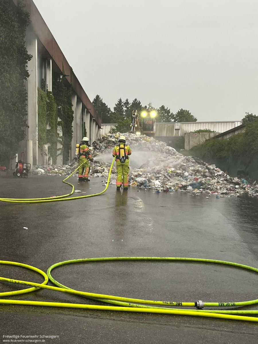 06.05.2026 – Rauchentwichlung in Recyclingbetrieb